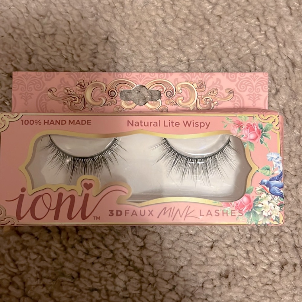 Ioni lashes